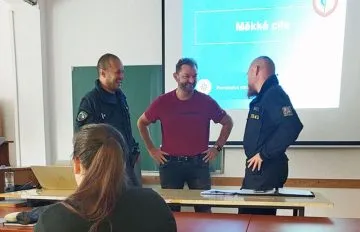 POL01