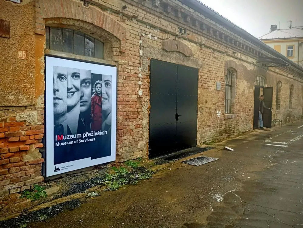 Muzeum přeživších: moravskotřebovští bezpečáci navštívili někdejší Schindlerovu továrnu v&nbsp;Brněnci