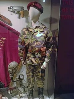 AMZ12