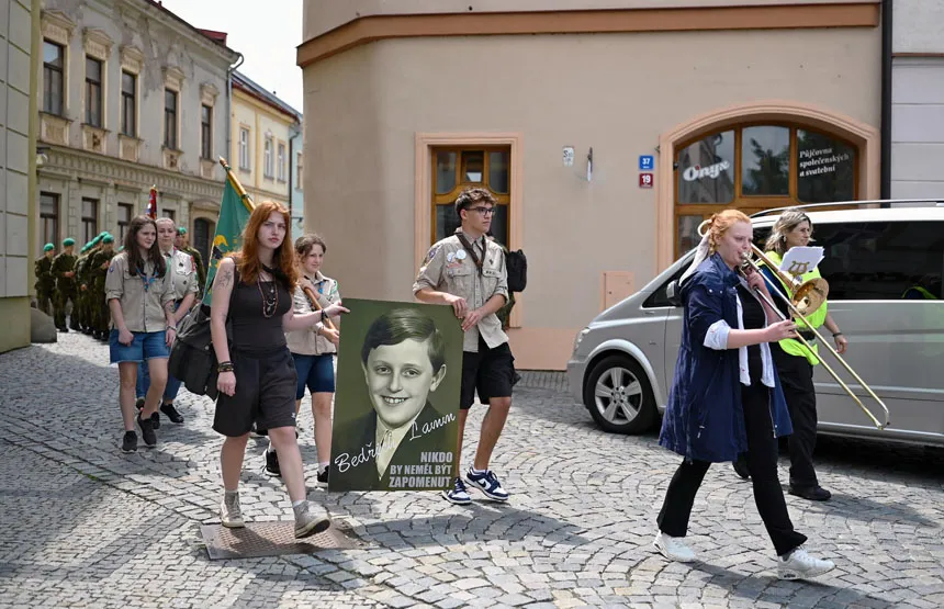 Studenti moravskotřebovských středních škol připomněli památku obětí holocaustu
