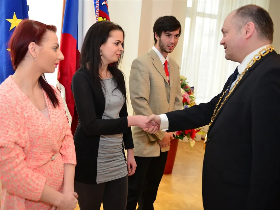 Absolventky SZŠ Svitavy vyznamenány za záchranu života
