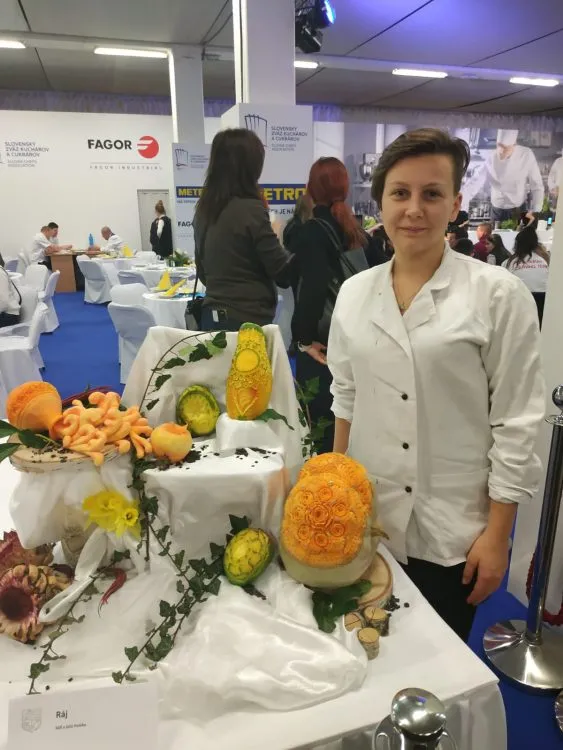 Zlato pro žákyni SOŠ a&nbsp;SOU Polička v&nbsp;soutěži CARVING CUP SLOVAKIA 2020
