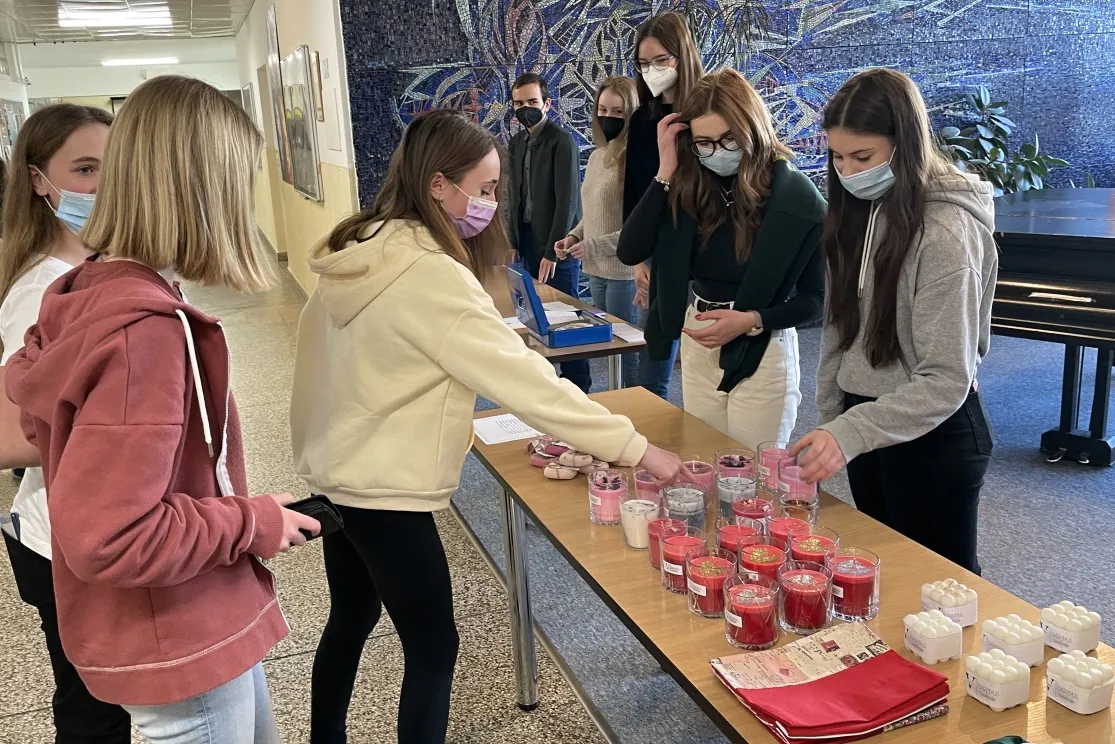 Prodej valentýnských dárků od studentské firmy svitavské obchodní akademie