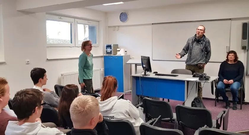 Beseda o&nbsp;problematice duševního zdraví na svitavském gymnáziu