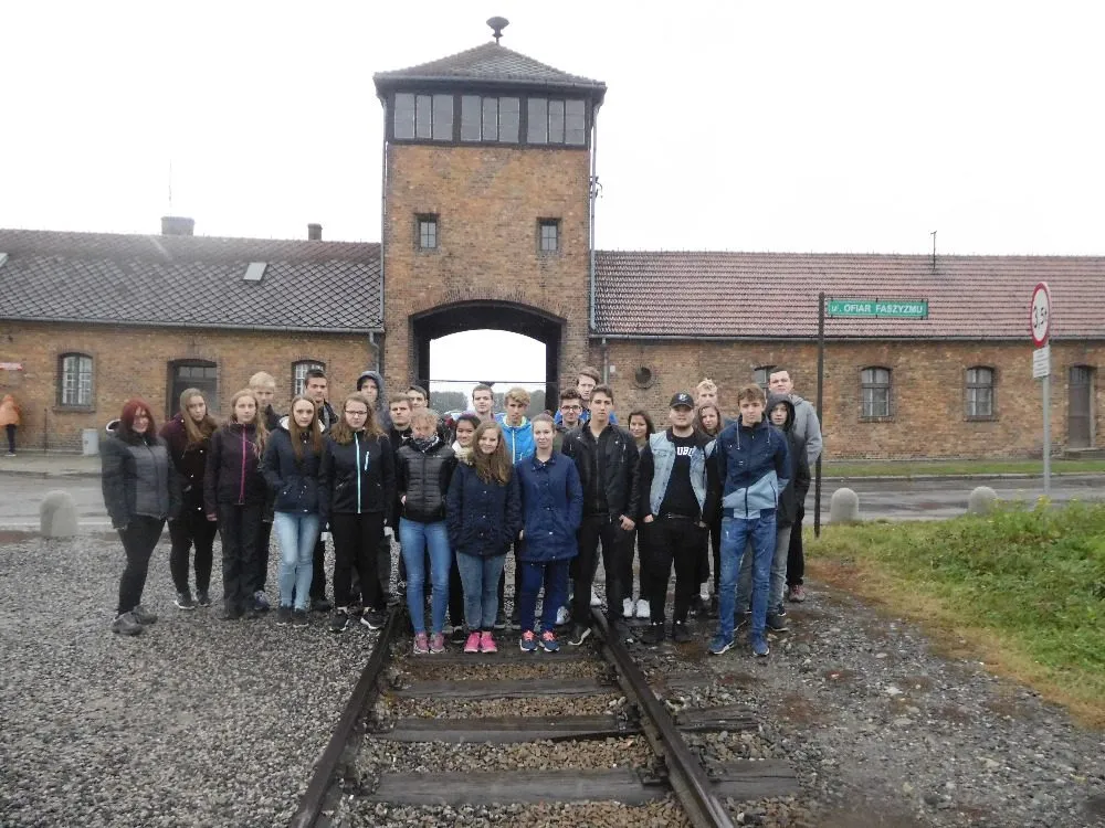 Moravskotřebovští gymnazisté navštívili Osvětim