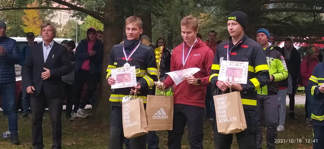 Budoucí hasiči z&nbsp;pardubické průmyslovky v&nbsp;prestižní soutěži mezi desítkou nejlepších