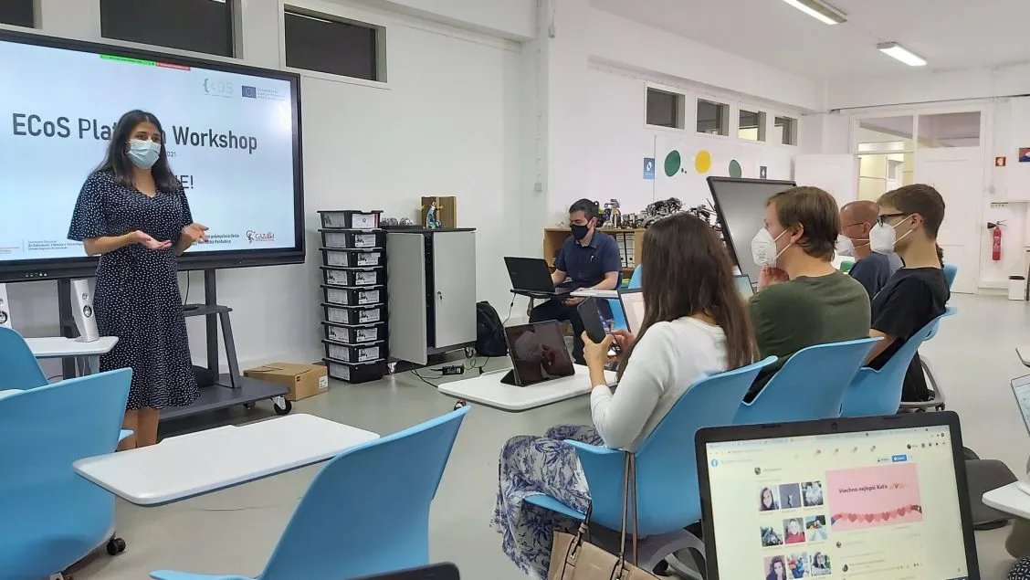 Učitelé z&nbsp;pardubické chemické školy testovali na Madeiře nový nástroj pro výuku programování