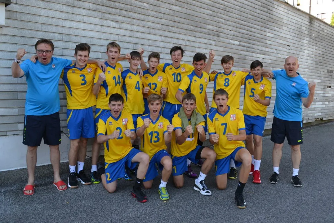 Volejbalisté Pardubického kraje za našimi děvčaty příliš nezaostali