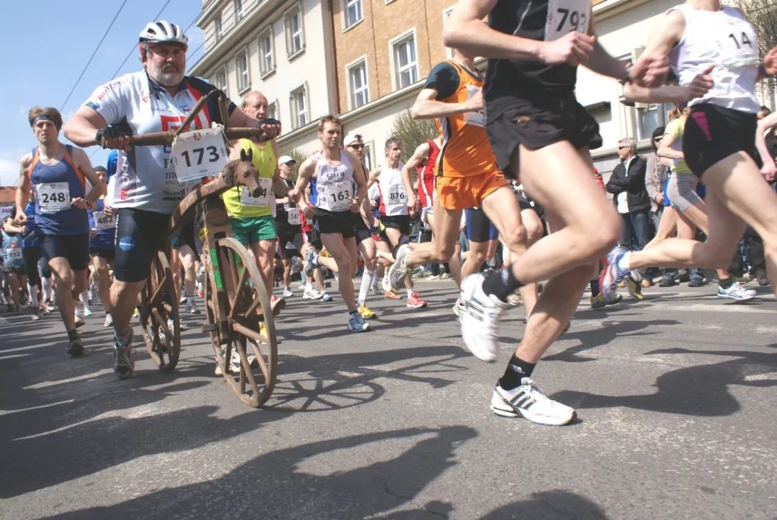 Pardubický vinařský půlmaraton bude patřit špičkovým běžcům i&nbsp;školní mládeži