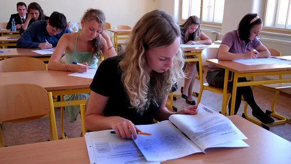 Jarní termín státních maturit zahájí sloh z&nbsp;češtiny