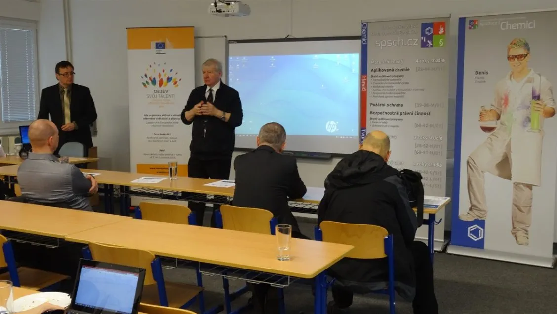 Na SPŠCH Pardubice se konala konference „Pardubice – město chemie II“