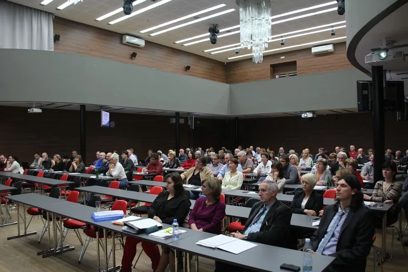 Intenzivnější spolupráce s&nbsp;firmami a&nbsp;úspěšné čerpání eurofondů. Hejtman seznámil ředitele škol s&nbsp;plány na další období