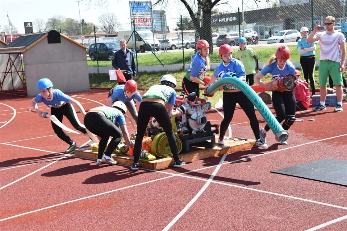 Mladí hasiči z&nbsp;chemické průmyslovky v&nbsp;Pardubicích mistry republiky
