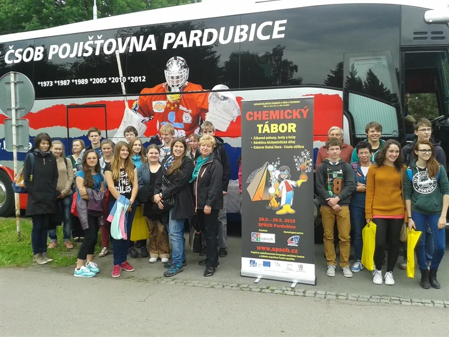 Mladí chemici tábořili v&nbsp;Pardubicích
