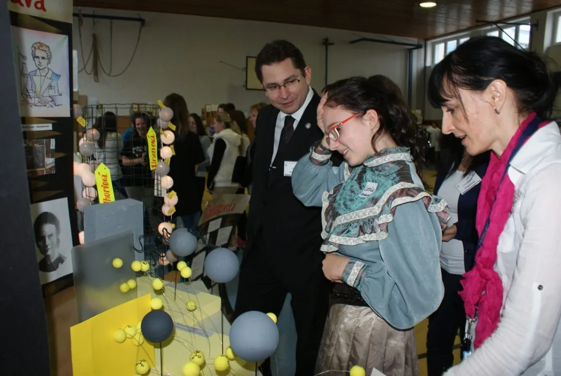 Mladí chemici představili osobnosti domácí i&nbsp;světové chemie