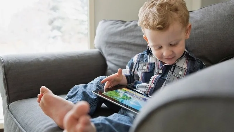 Děti místo stavebnic používají tablety a&nbsp;rostou z&nbsp;nich nešikové