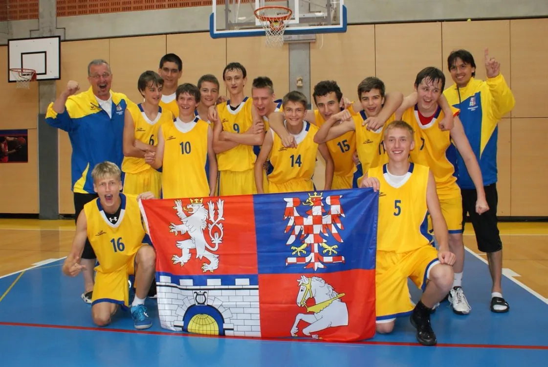 Basketbalisté učinili za olympiádou dětí zlatou tečku