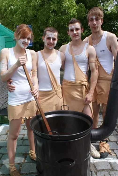 Žáci ze SOŠ a&nbsp;SOU Polička vařili guláš z&nbsp;klokana