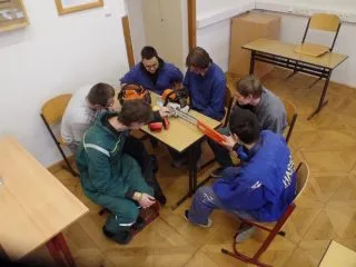 truhlari-krouzek-motorova-pila