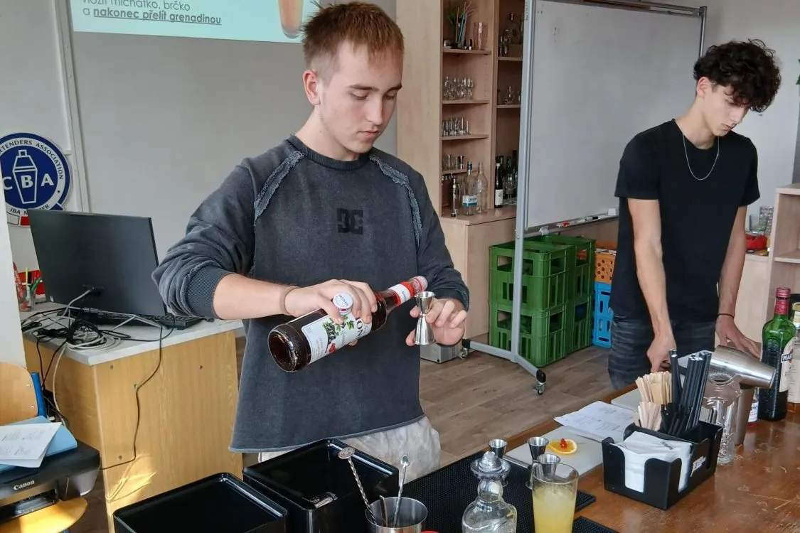 SPŠPaS Pardubice – Barmanský kurz na potravině!