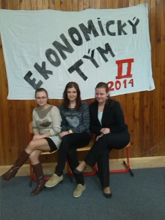 Studenti OA Chrudim v&nbsp;soutěži Ekonomický tým II 2014