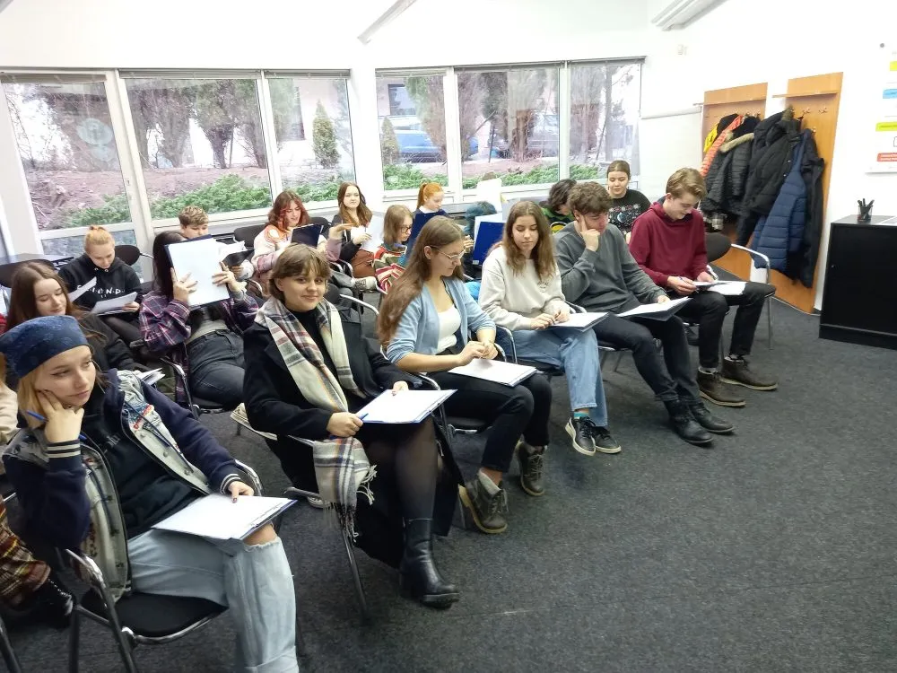 Studenti umprumky na „pracáku“