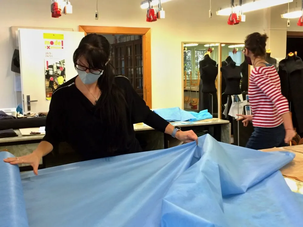 Epidemií zasaženému domovu pošlou z&nbsp;umprumky pláště. A&nbsp;prototyp na další