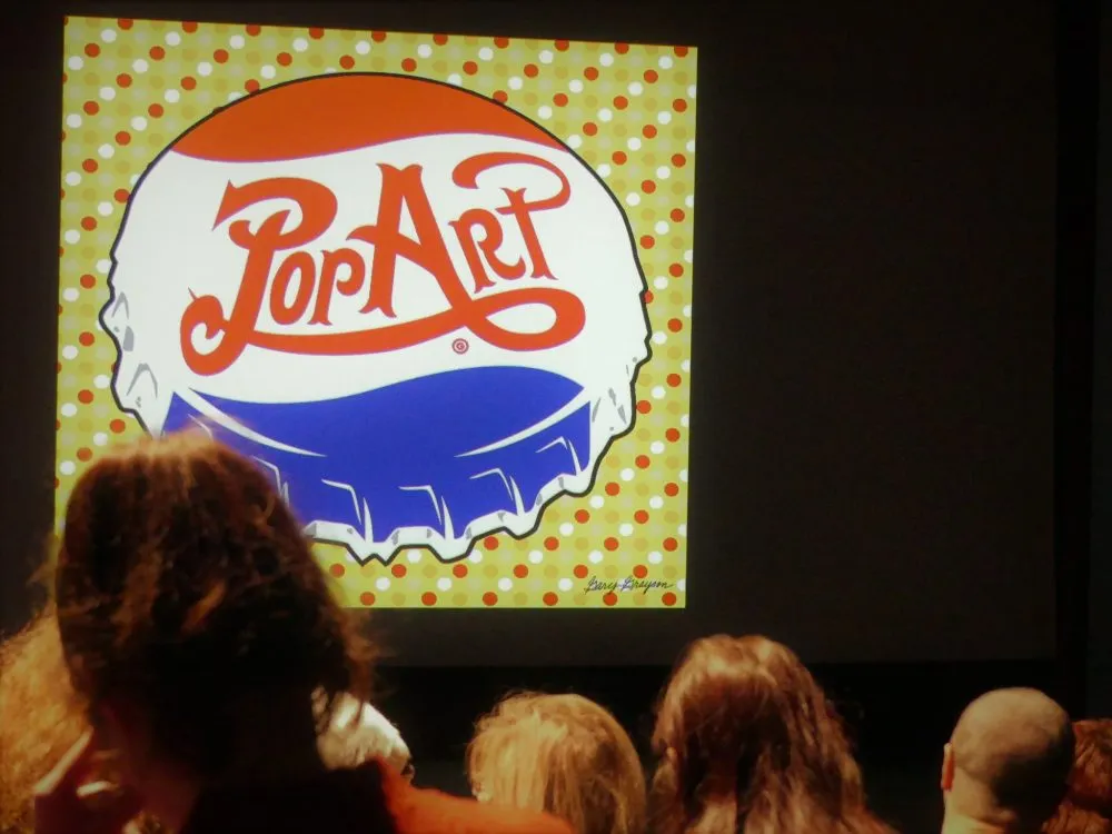 Pop-art přilákal do Malé scény množství návštěvníků