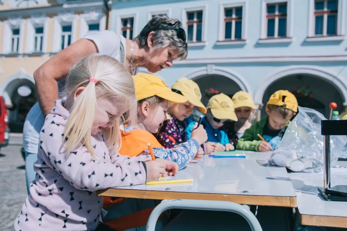 Karel IV., nebo Jiří z&nbsp;Poděbrad? Po včerejšku padesát na padesát