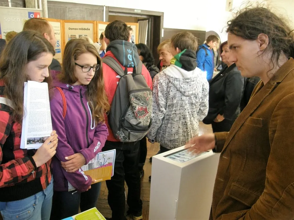 Desítky škol se představily v&nbsp;Náchodě, mezi nimi i&nbsp;„umprumka“