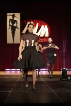 Modna-linia-mladych-15.4-23