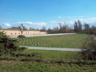 Terezin-24