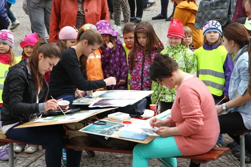 Umprumka na náměstí – Prezentace zaujala, Ústečtí se o&nbsp;škole dověděli víc