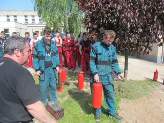 Vyzkouseni-funkce-a-pouziti-hasicich-pristroju