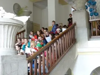 Zpivani-na-schodech-2