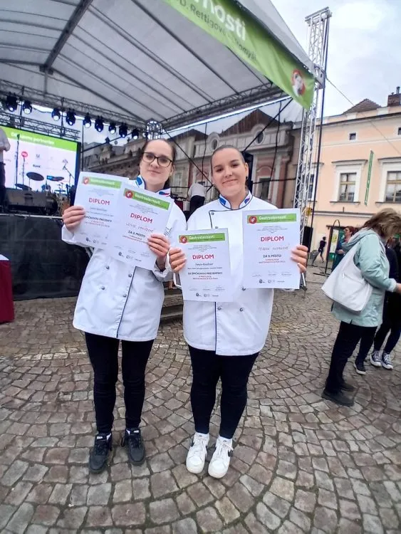 Kuchařská soutěž gastronomických škol Pardubického kraje na slavnostech Magdaleny Dobromily Rettigové v&nbsp;Litomyšli