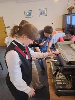 1000048577