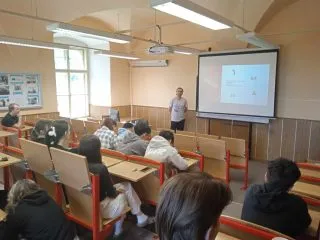 UTF-8490996651_9702536536489124_2236505487667981303_n1