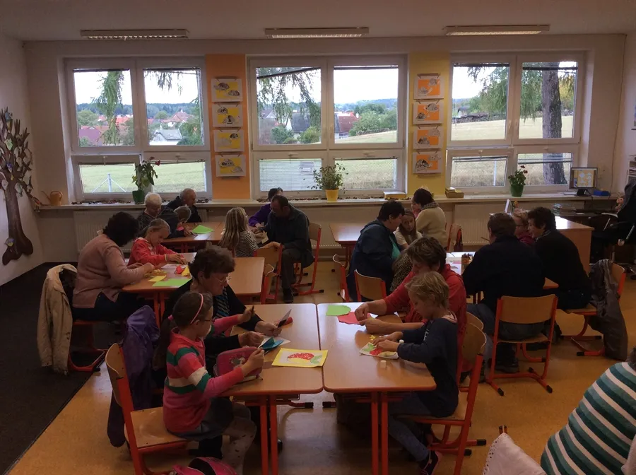 Den seniorů ve škole