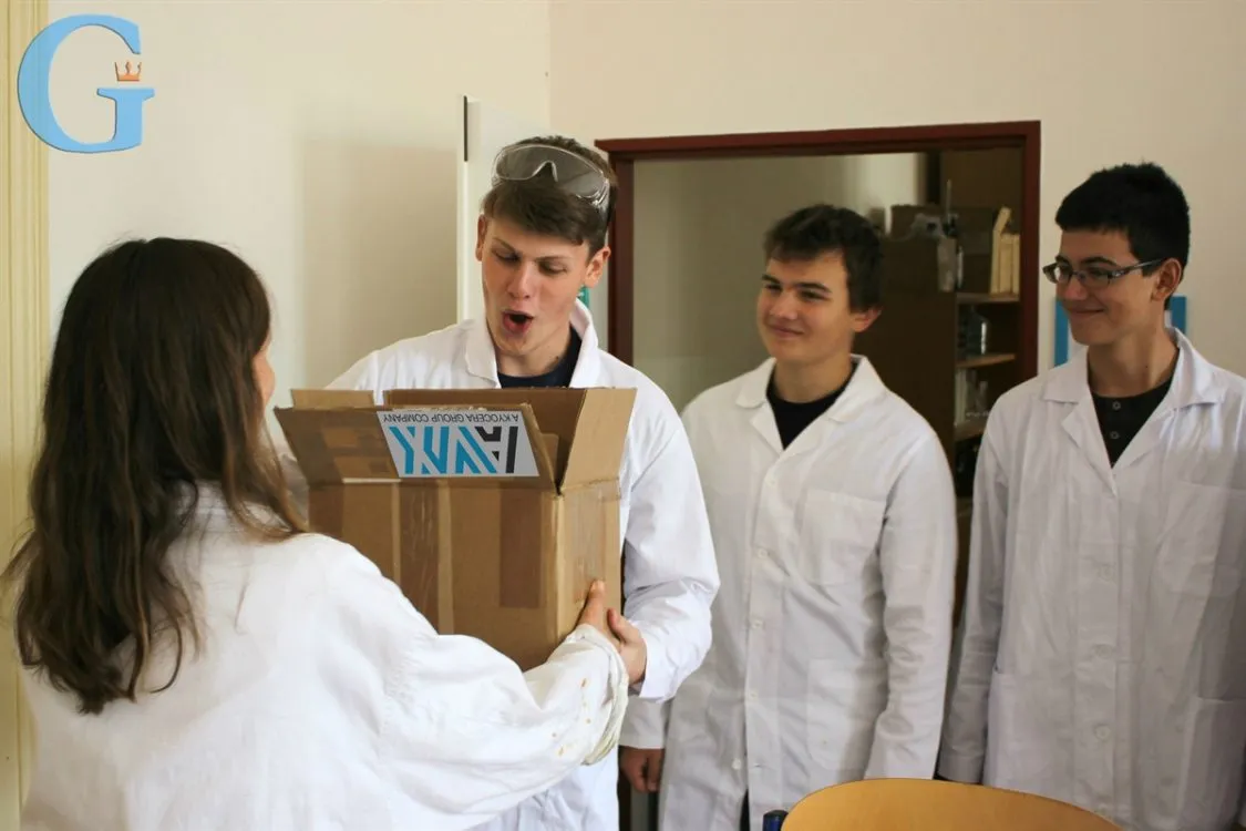 Gymnaziální chemie s&nbsp;AVX aneb do nového školního roku s&nbsp;novou výbavou