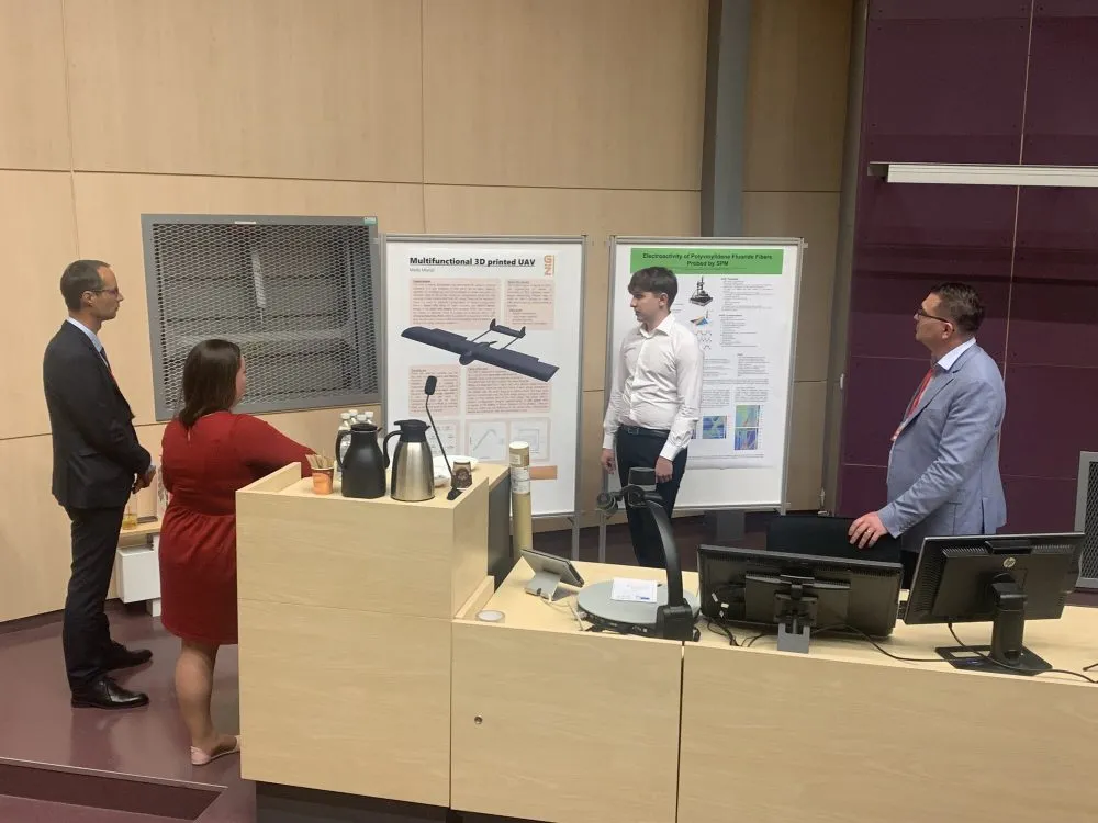 Úspěch studenta Gymnázia Žamberk na studentské konferenci EEICT 2025