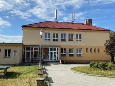 Fotografie školy - Základní škola a mateřská škola Ostřetín, okres Pardubice