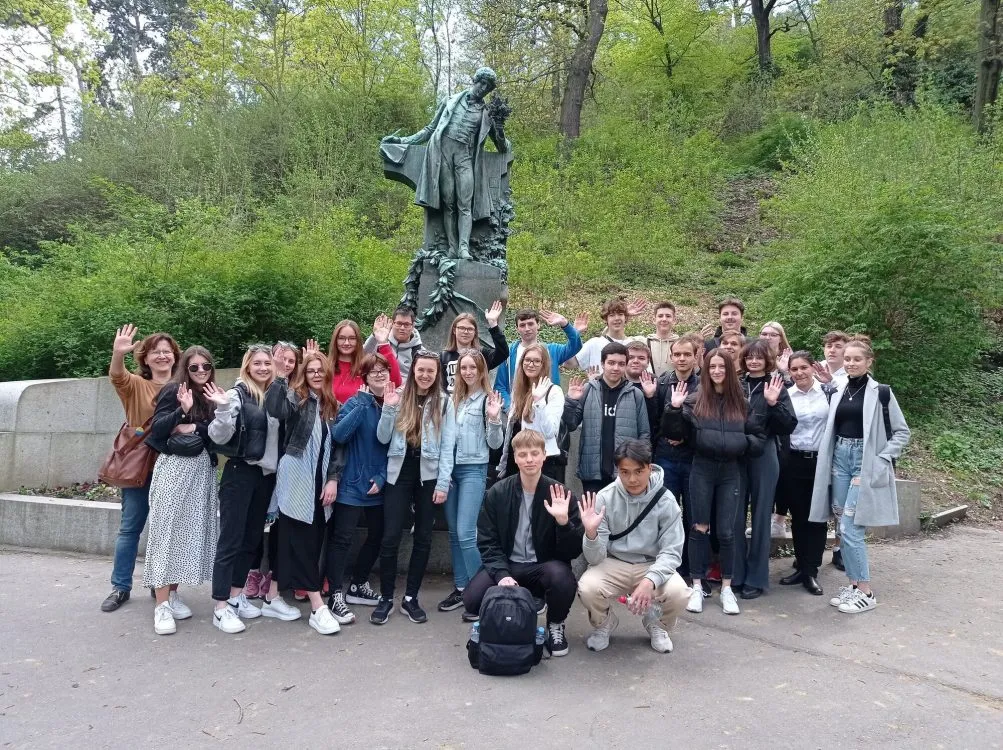 Źáci 3.A svitavské obchodní akademie na exkurzi v&nbsp;Praze
