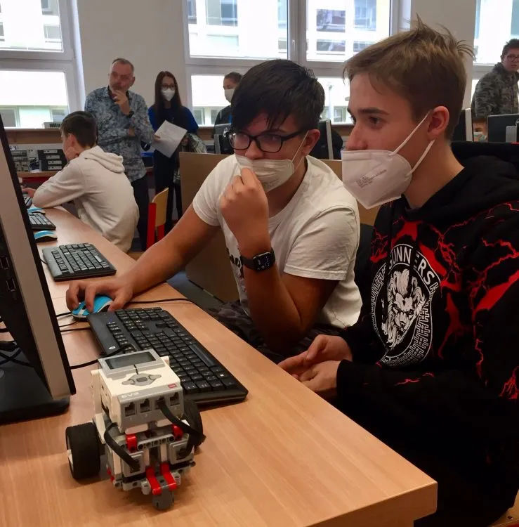 Hravé a&nbsp;akční TECHNOhrátky v&nbsp;České Třebové si hrály se světlem, zvukem i&nbsp;roboty