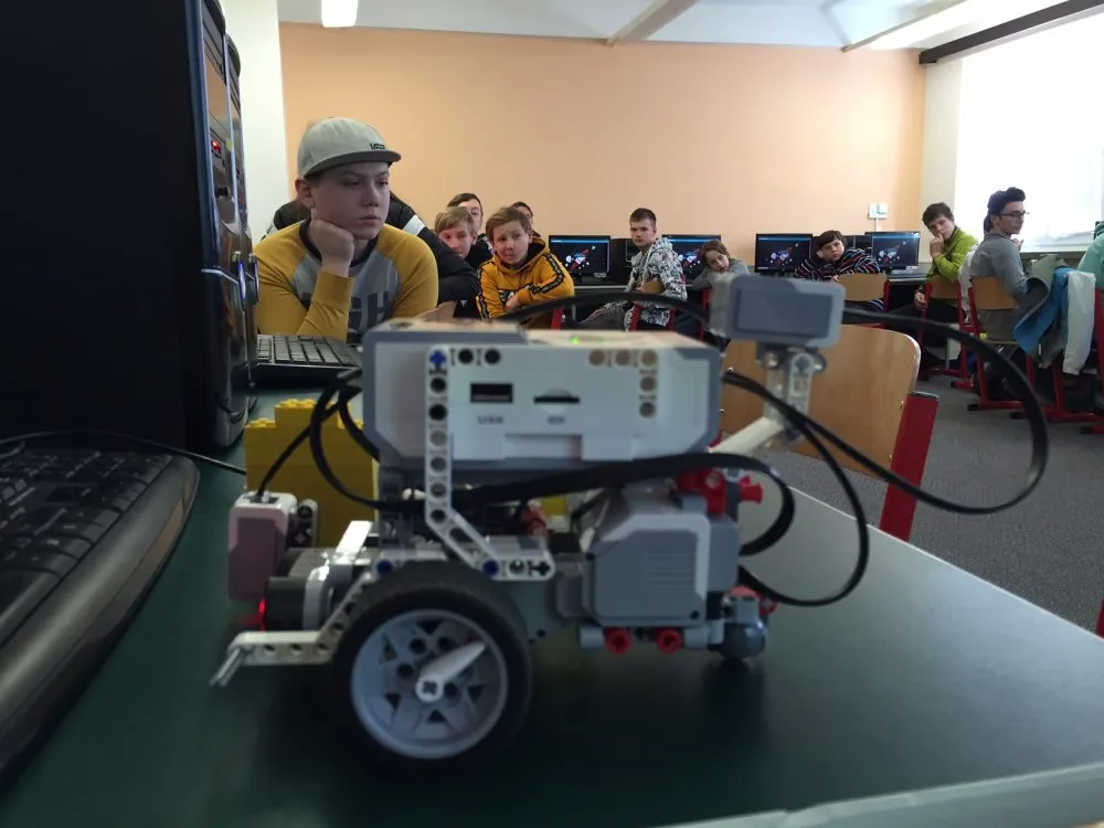 TECHNOhrátky v&nbsp;České Třebové ovládli roboti a&nbsp;zaujal také tajuplný teremin