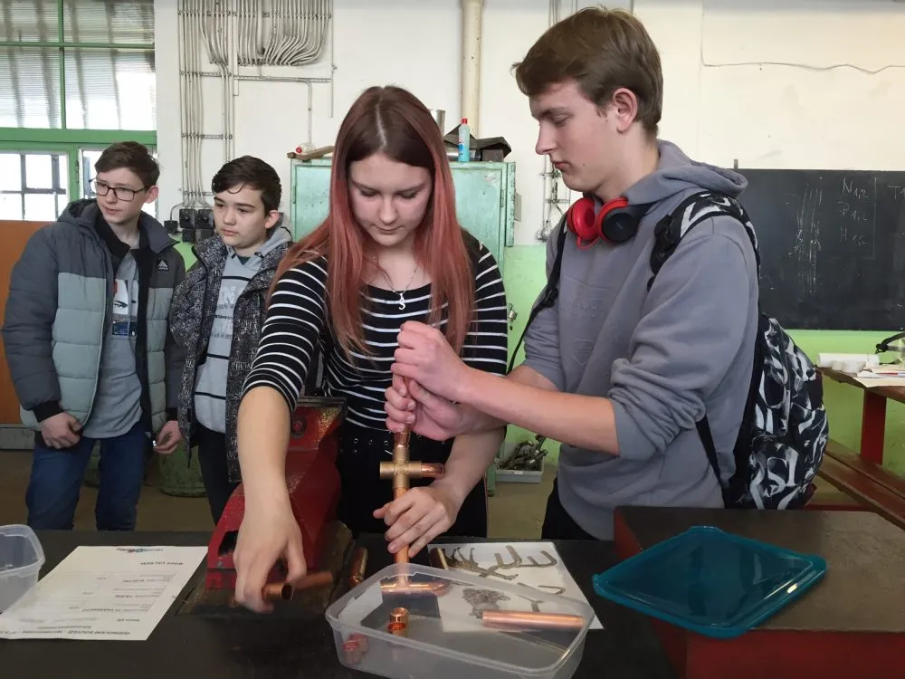 Dívka, která chce mezi plynaři přepsat historii, ale brzdí ji matematika