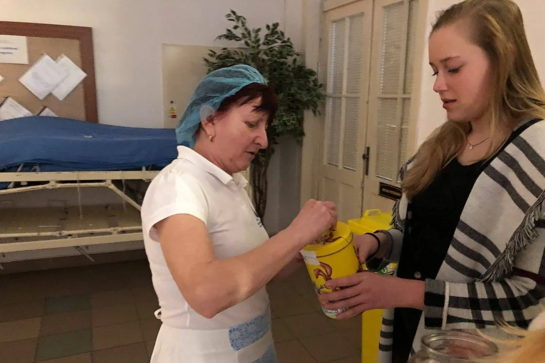 Srdce na správném místě: Svitavská „zdrávka“ uspořádala valentýnskou sbírku
