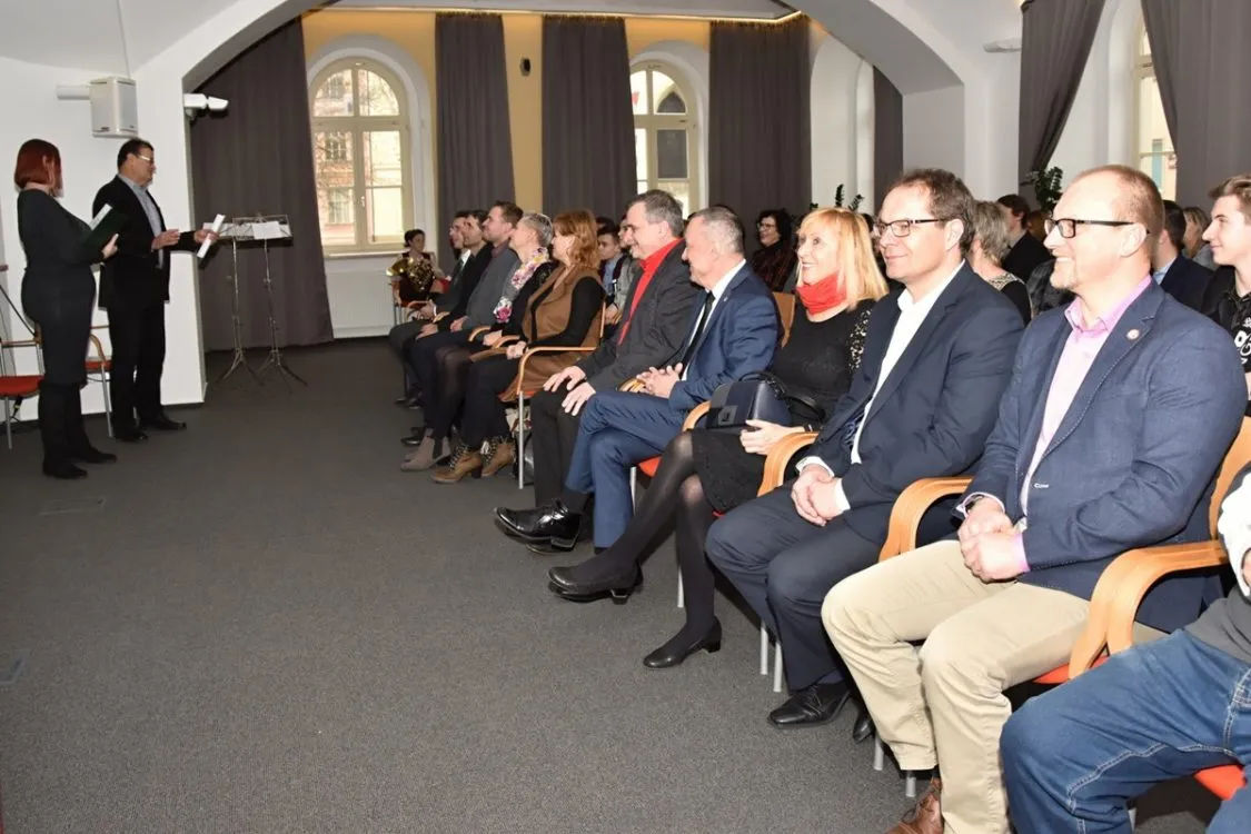 Z&nbsp;dlouhodobých soutěží TECHNOhrátek a&nbsp;ZDRAVOhrátek za rok 2018 zamířilo nejvíce trofejí do pardubických škol
