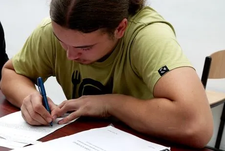 Žáci základních i&nbsp;středních odborných škol se proměnili v&nbsp;literáty – ty nejlepší čeká vyhlášení na pardubickém zámku