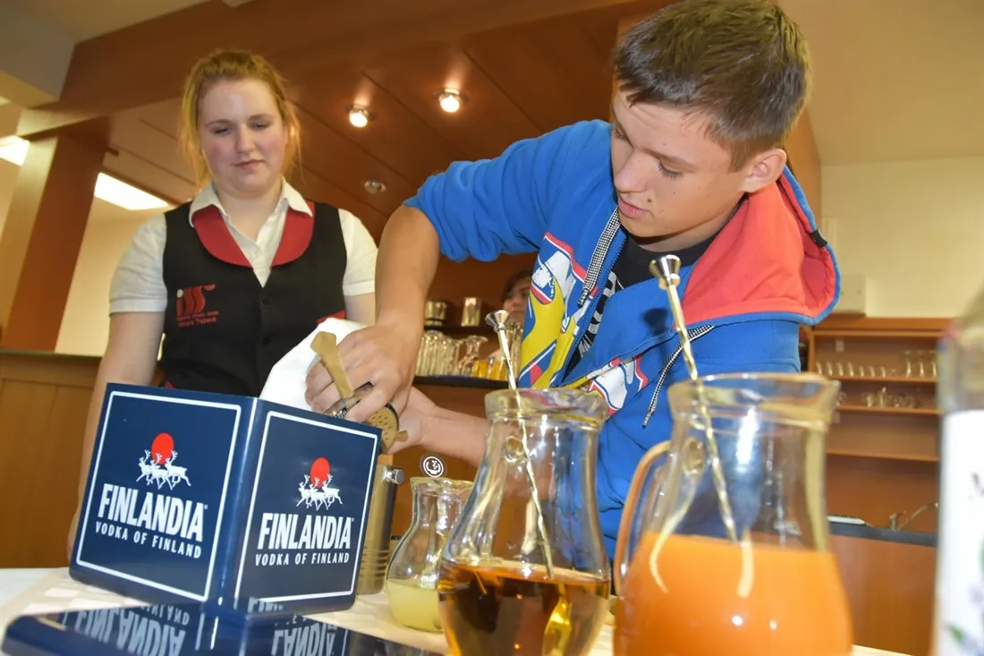 TECHNOhrátky budou v&nbsp;Moravské Třebové učit žáky pokládat střešní krytinu, flambovat ovoce i&nbsp;přebalovat miminko!